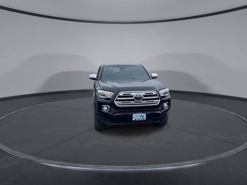 Certified 2018 Toyota Tacoma Limited AWD/4WD image 4