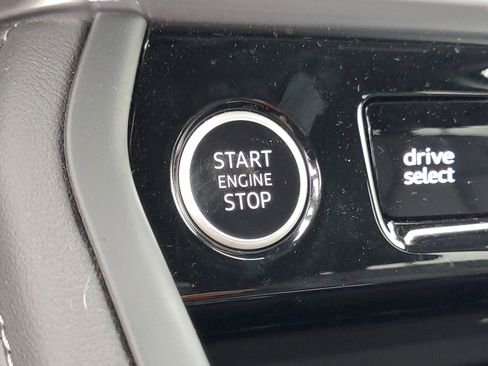 Used 2025 Audi Q5 Premium w/ Convenience Package image 30