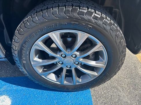 Used 2020 Jeep Cherokee Latitude Plus FWD image 10