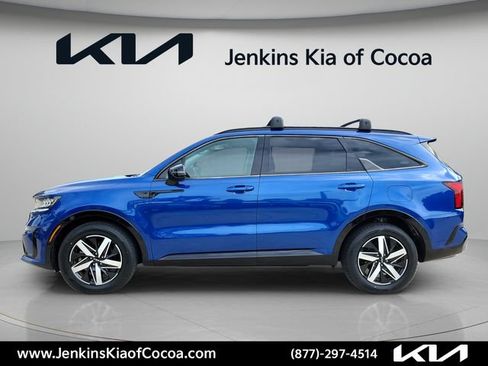 Certified 2023 Kia Sorento S w/ Panoramic Sunroof Package FWD image 9