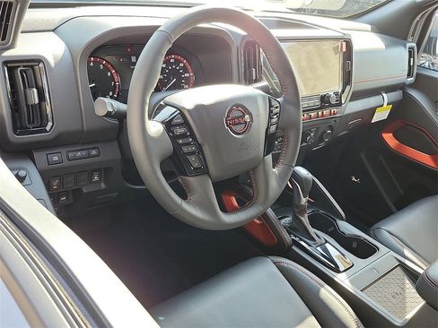 New 2025 Nissan Frontier PRO-4X w/ Pro Premium Package image 4