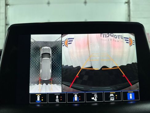 Used 2022 Chevrolet Tahoe Z71 w/ Luxury Package image 29