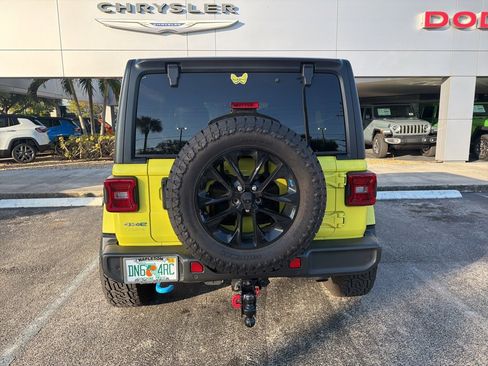 Used 2022 Jeep Wrangler Unlimited Sahara w/ Cold Weather Group image 7