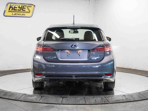 Used 2013 Lexus CT 200h w/ Leather Pkg FWD image 3