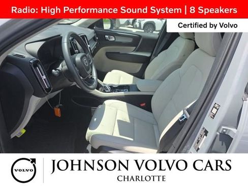 Used 2026 Volvo XC40 B5 Plus AWD/4WD image 4