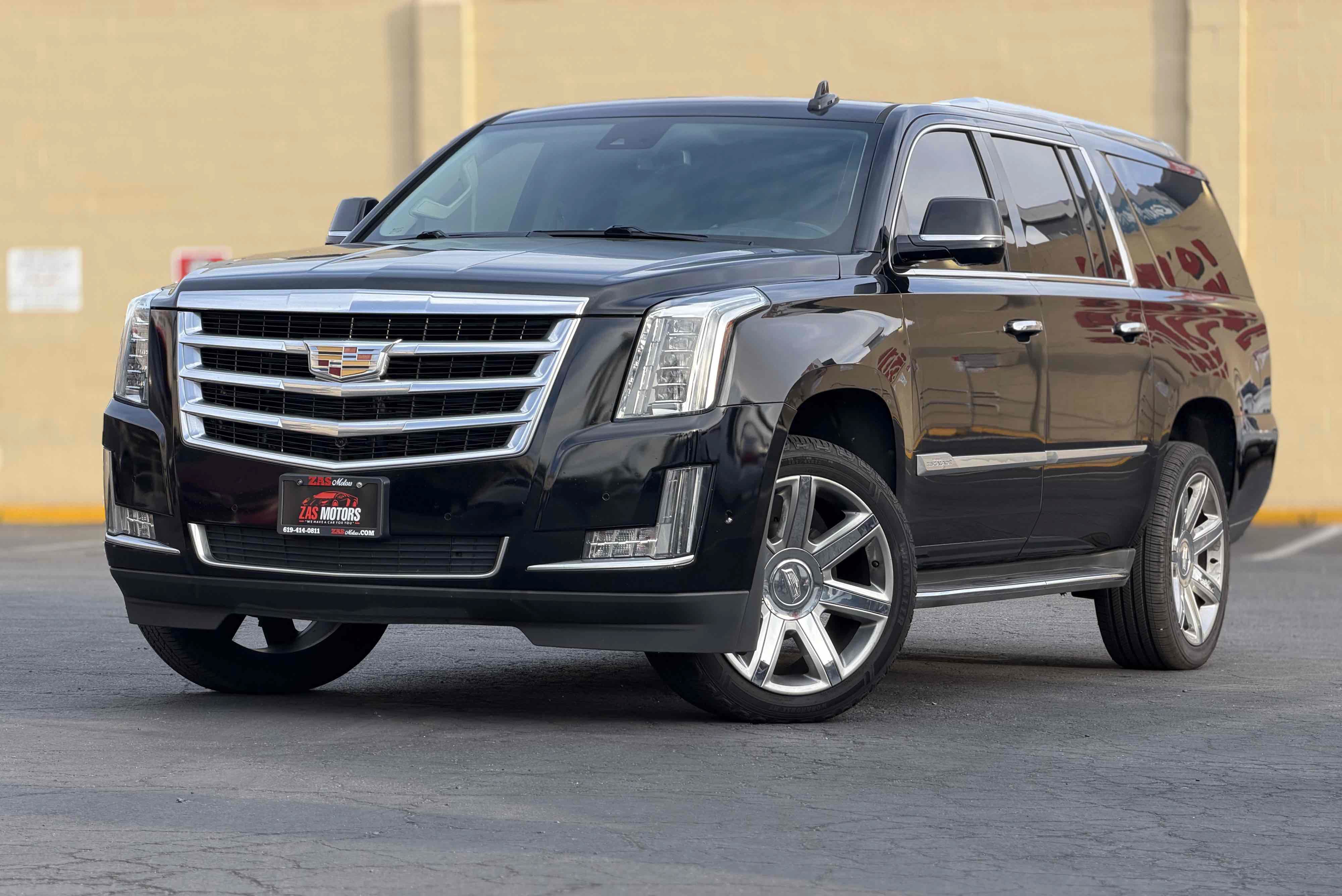 Used 2020 Cadillac Escalade ESV Luxury AWD/4WD image 1