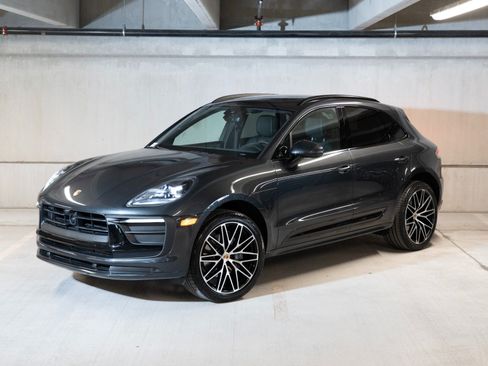 Certified 2026 Porsche Macan AWD/4WD image 1