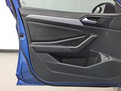 Used 2024 Volkswagen Jetta Sport image 13