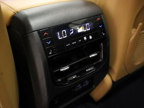 Used 2023 Jeep Grand Cherokee L Summit w/ Luxury Tech Group V AWD/4WD image 29