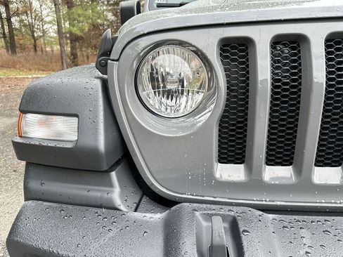 Used 2021 Jeep Wrangler Unlimited Sport image 30