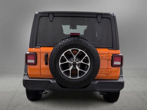 Used 2025 Jeep Wrangler Sport S image 7