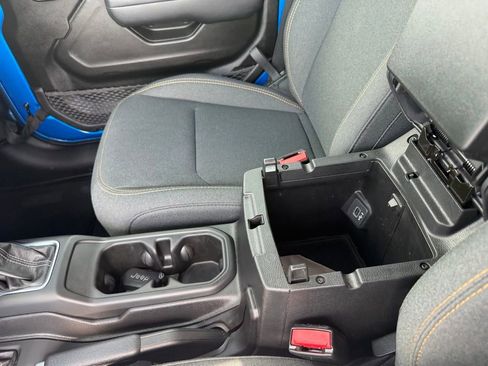 Used 2025 Jeep Gladiator Sport image 26