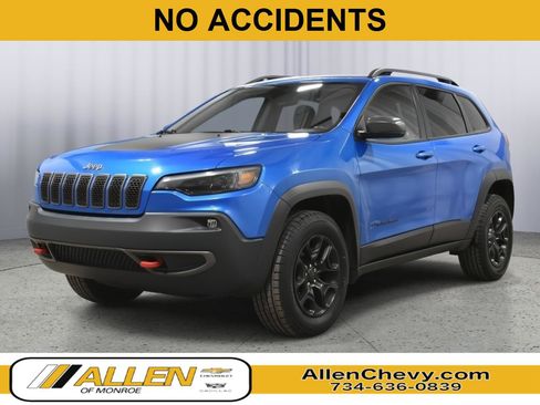 Used 2020 Jeep Cherokee Trailhawk w/ Cold Weather Group AWD/4WD image 1