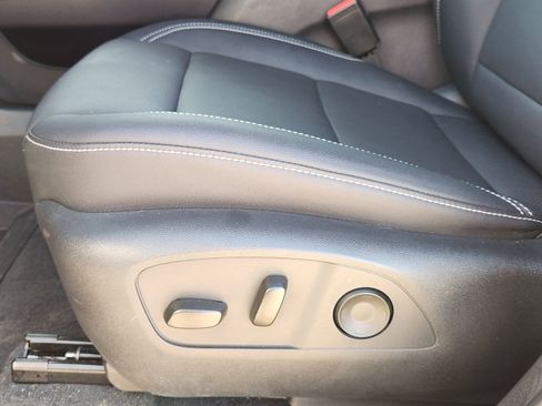 Used 2024 Chevrolet Traverse LT w/ Midnight/Sport Edition image 27