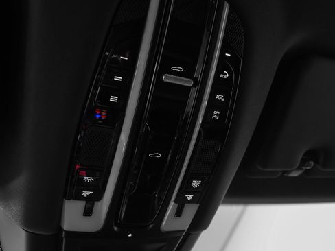Certified 2023 Porsche Cayenne AWD/4WD image 39