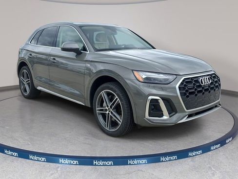 Used 2023 Audi Q5 e Prestige w/ Prestige Package AWD/4WD image 4