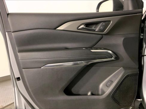 Used 2024 Chevrolet Traverse LT AWD/4WD image 25