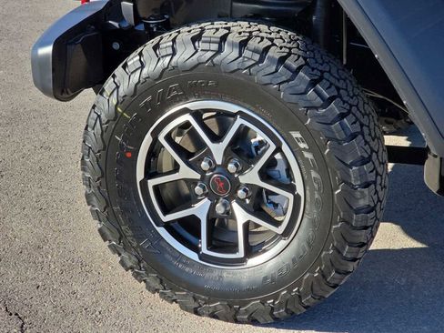 New 2026 Jeep Wrangler Unlimited Rubicon AWD/4WD image 35
