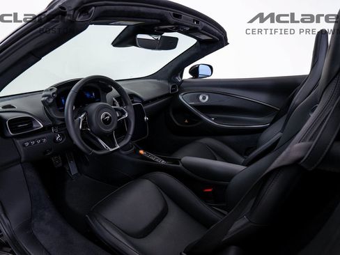 Used 2025 McLaren Artura Spider RWD image 20