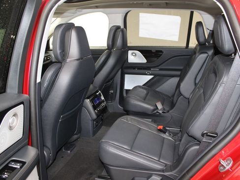 New 2026 Lincoln Aviator Reserve w/ Luxury Package image 25