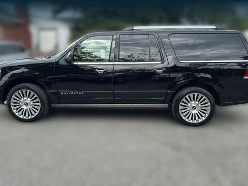 Used 2017 Lincoln Navigator L Reserve image 8