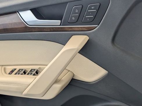 Used 2020 Audi Q5 2.0T Premium Plus w/ Premium Plus Package image 27