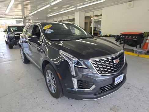 Used 2023 Cadillac XT5 Premium Luxury w/ Technology Package AWD/4WD image 7