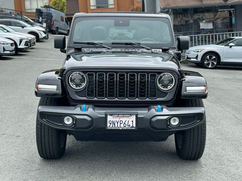 Used 2024 Jeep Wrangler Unlimited w/ LED Headlamp & Fog Lamp Group AWD/4WD image 3