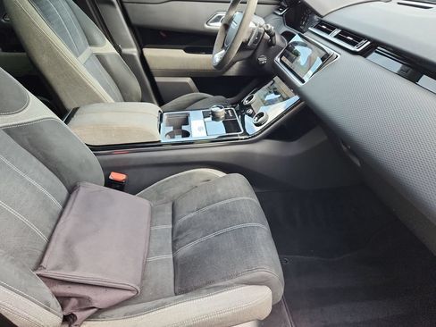 Used 2019 Land Rover Range Rover Velar R-Dynamic SE AWD/4WD image 3