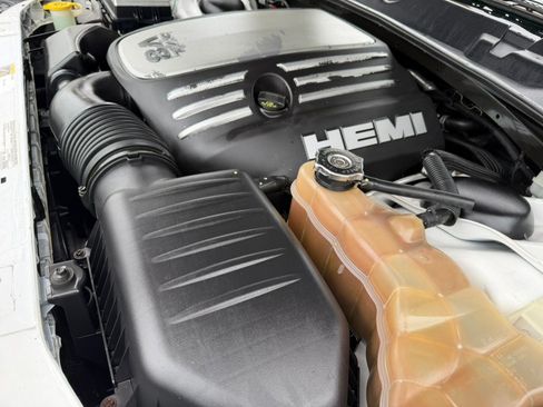 Used 2014 Dodge Challenger R/T RWD image 17