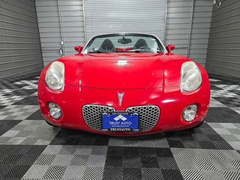 Used 2008 Pontiac Solstice Convertible w/ Preferred Package image 3