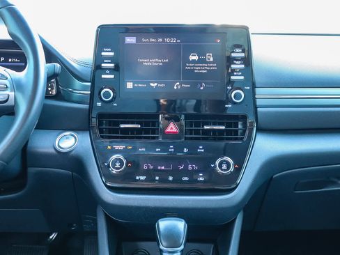 Used 2022 Hyundai Ioniq SE image 14