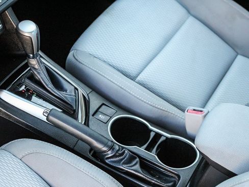 Used 2016 Toyota Corolla L image 19