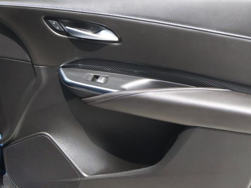 Used 2025 Cadillac XT4 Sport w/ Technology Package image 21