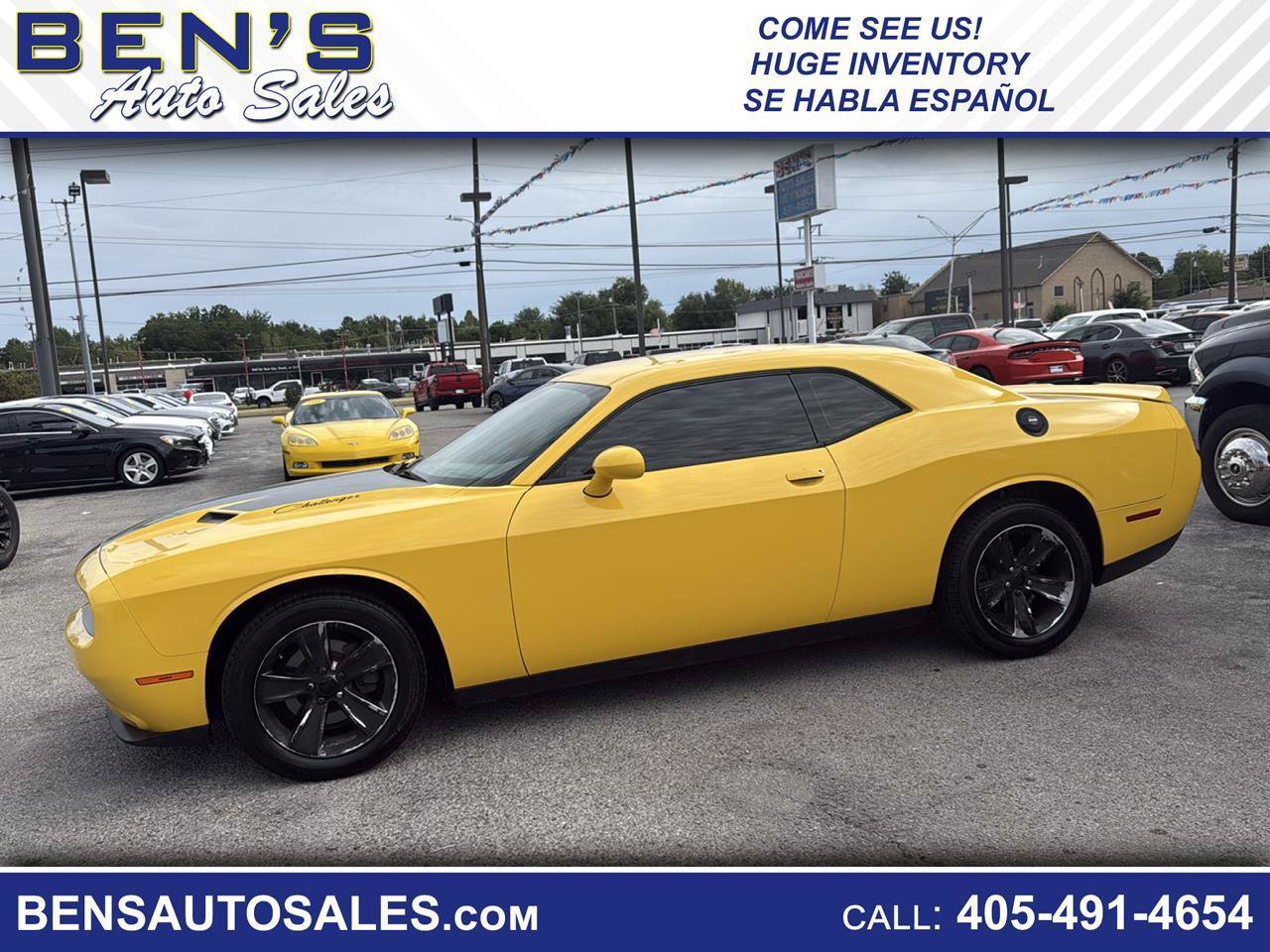 Used 2018 Dodge Challenger SXT RWD image 1