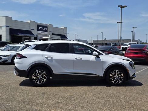 Used 2024 Kia Sportage EX FWD image 3