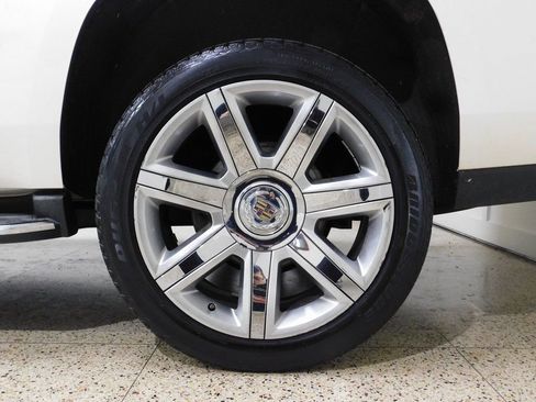 Used 2015 Cadillac Escalade Luxury image 99