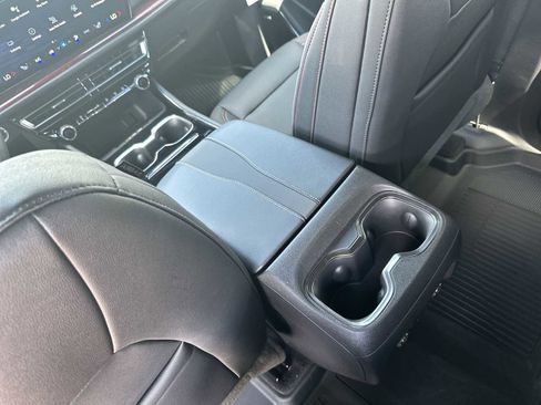 New 2026 Chevrolet Traverse Z71 w/ Enhanced Driving Package AWD/4WD image 21