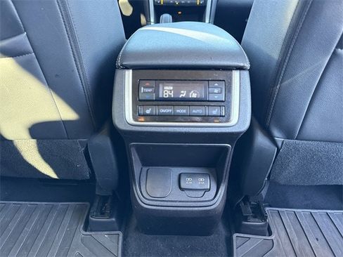 Used 2022 Subaru Ascent Limited image 25