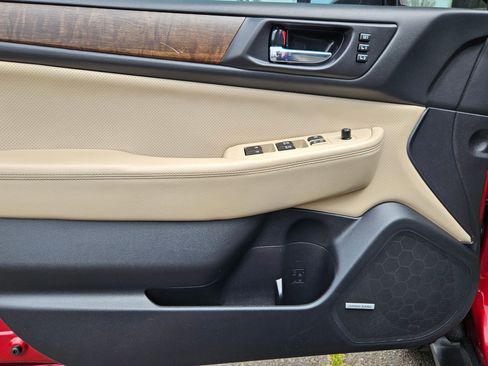 Used 2016 Subaru Outback 2.5i Limited AWD/4WD image 9
