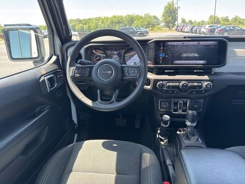 Used 2024 Jeep Wrangler Unlimited Sport AWD/4WD image 23