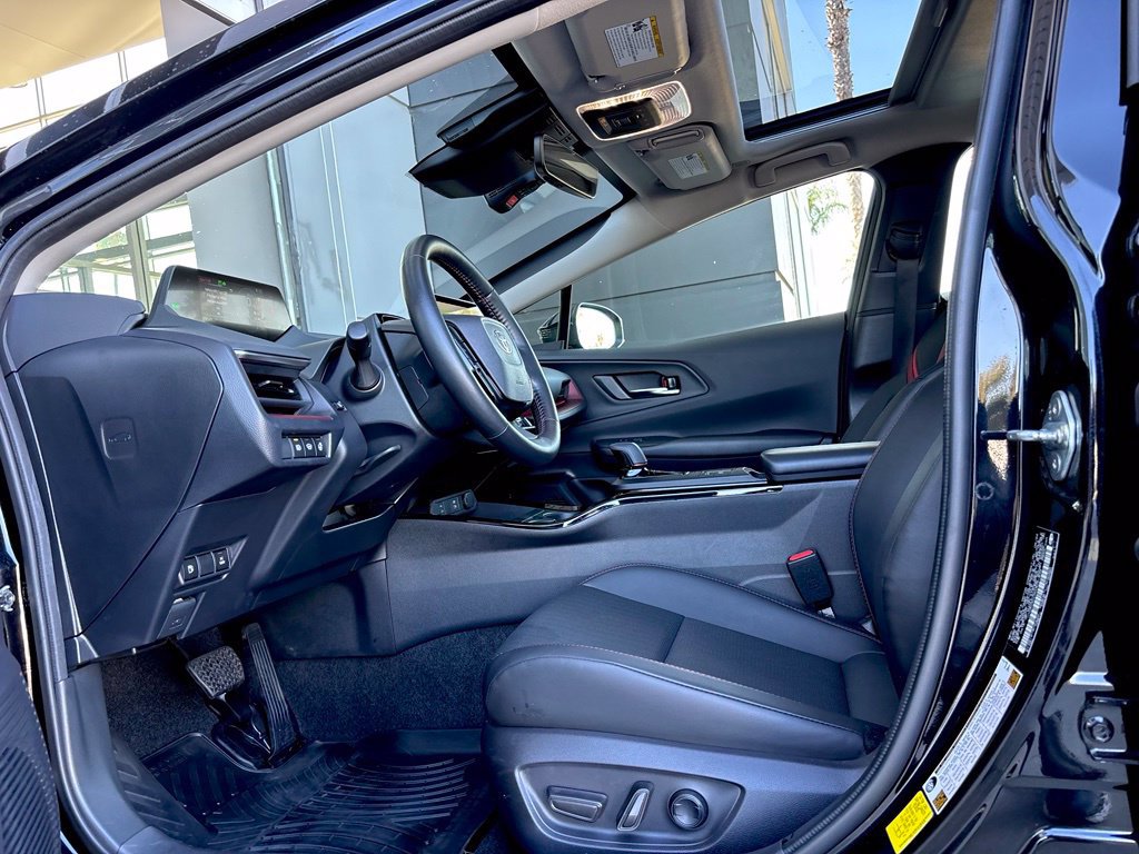 Used 2024 Toyota Prius Prime FWD image 17