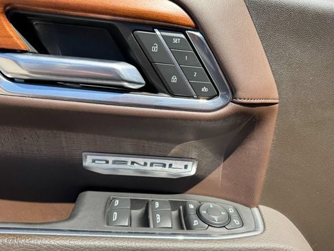 Used 2023 GMC Sierra 1500 Denali w/ Denali Reserve Package AWD/4WD image 16