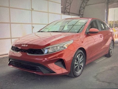 Used 2024 Kia Forte LXS FWD image 2