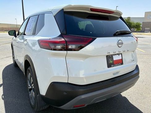 Certified 2023 Nissan Rogue SV FWD image 4