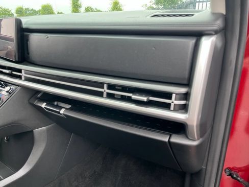 Used 2025 Hyundai Santa Fe SEL FWD image 28