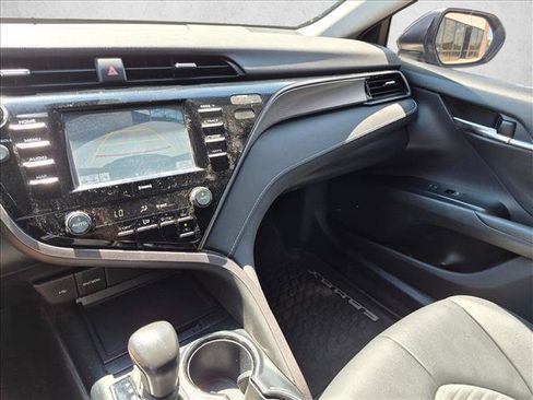 Used 2020 Toyota Camry SE w/ Moonroof Package AWD/4WD image 10
