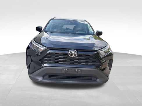 Used 2025 Toyota RAV4 LE AWD/4WD image 9