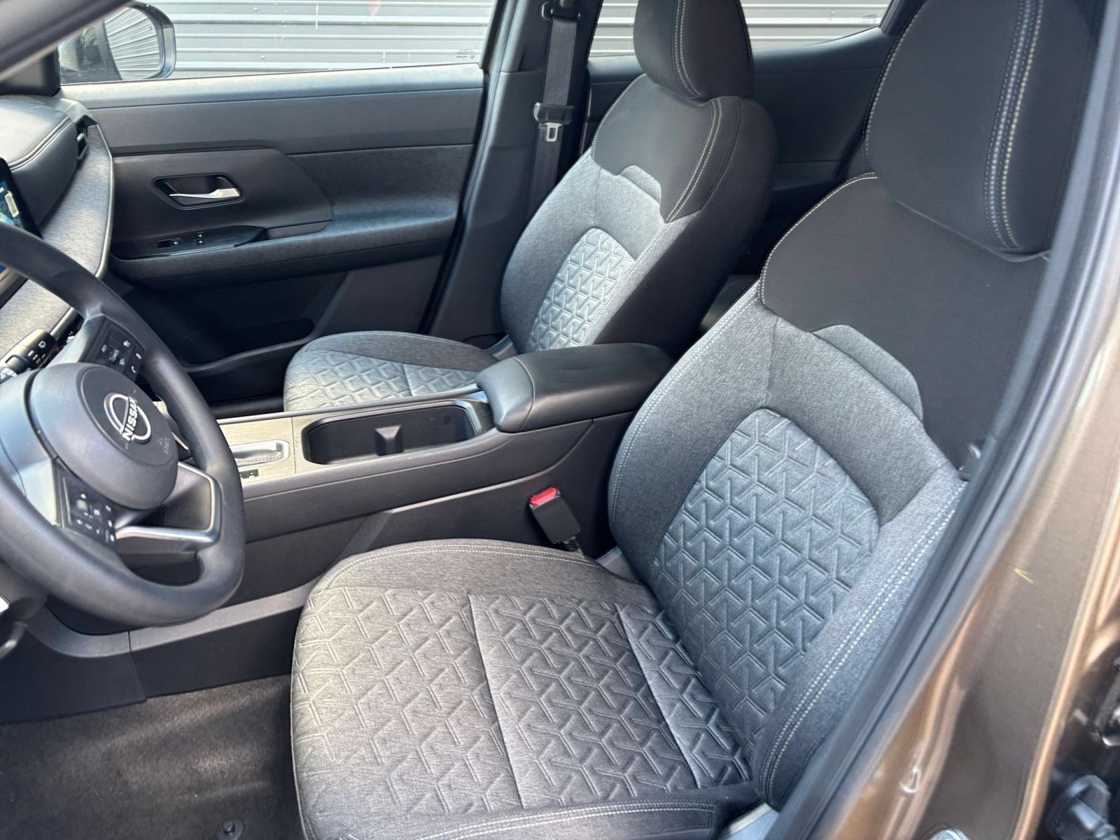 Used 2026 Nissan Kicks SV w/ Cold Weather Package FWD image 31