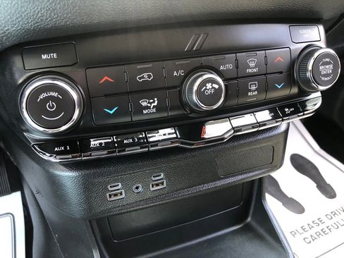 Used 2021 Dodge Durango AWD image 25